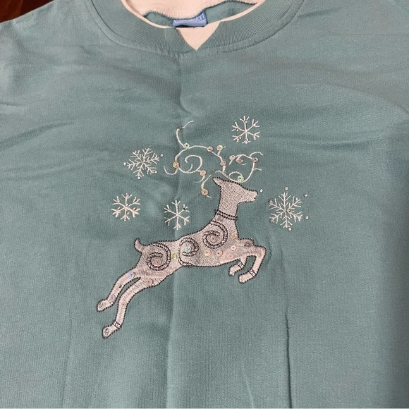Christmas‎ sweater with embroidered reindeer light blue size Large - Picture 2 of 5